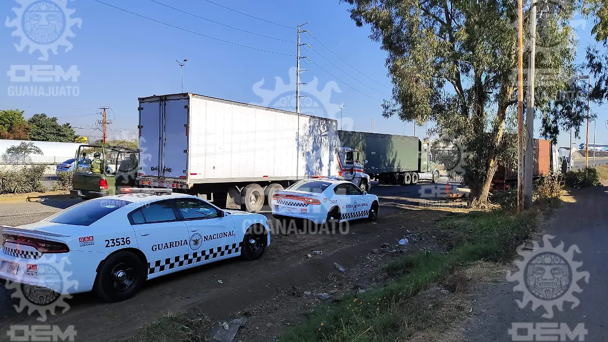 Asaltantes balean a transportista en carretera Irapuato - Abasolo  (2)